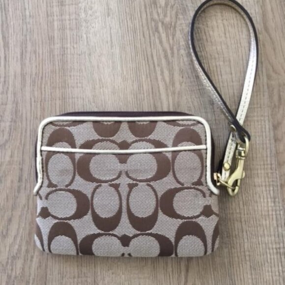 Coach Signature Brown Jacquard Wristlet with Yellow Floral Accent EUC - Picture 3 of 9